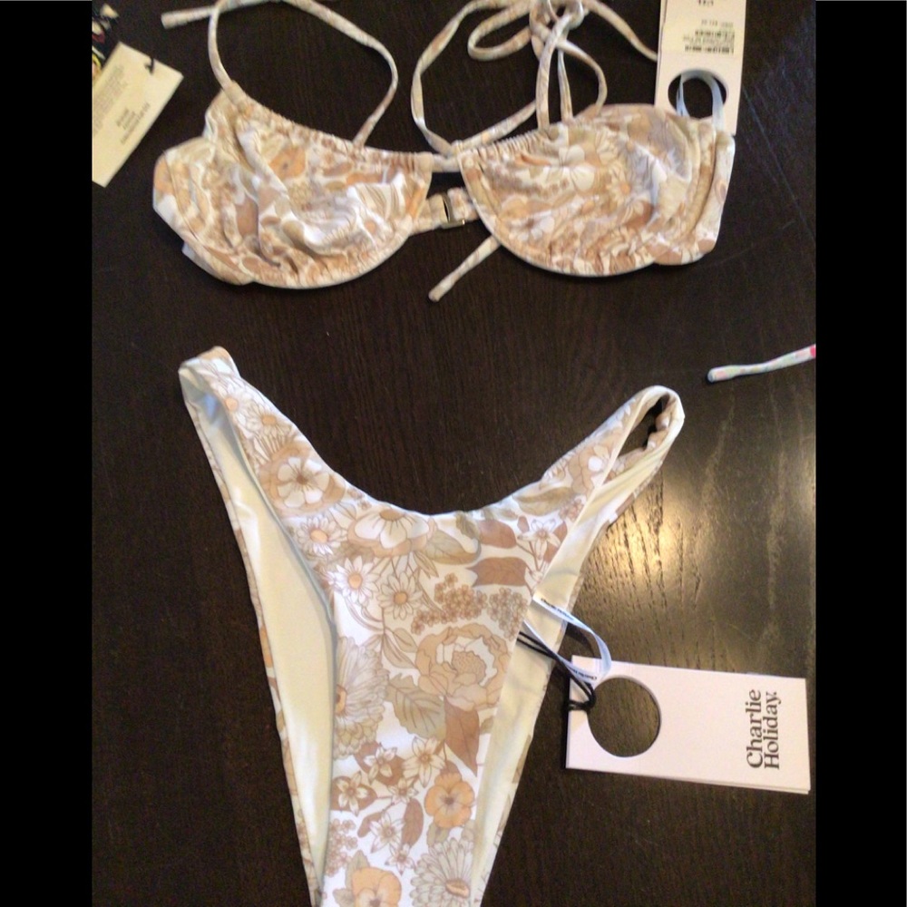 SALE 🌴🐚🌴Charlie Holiday bikini